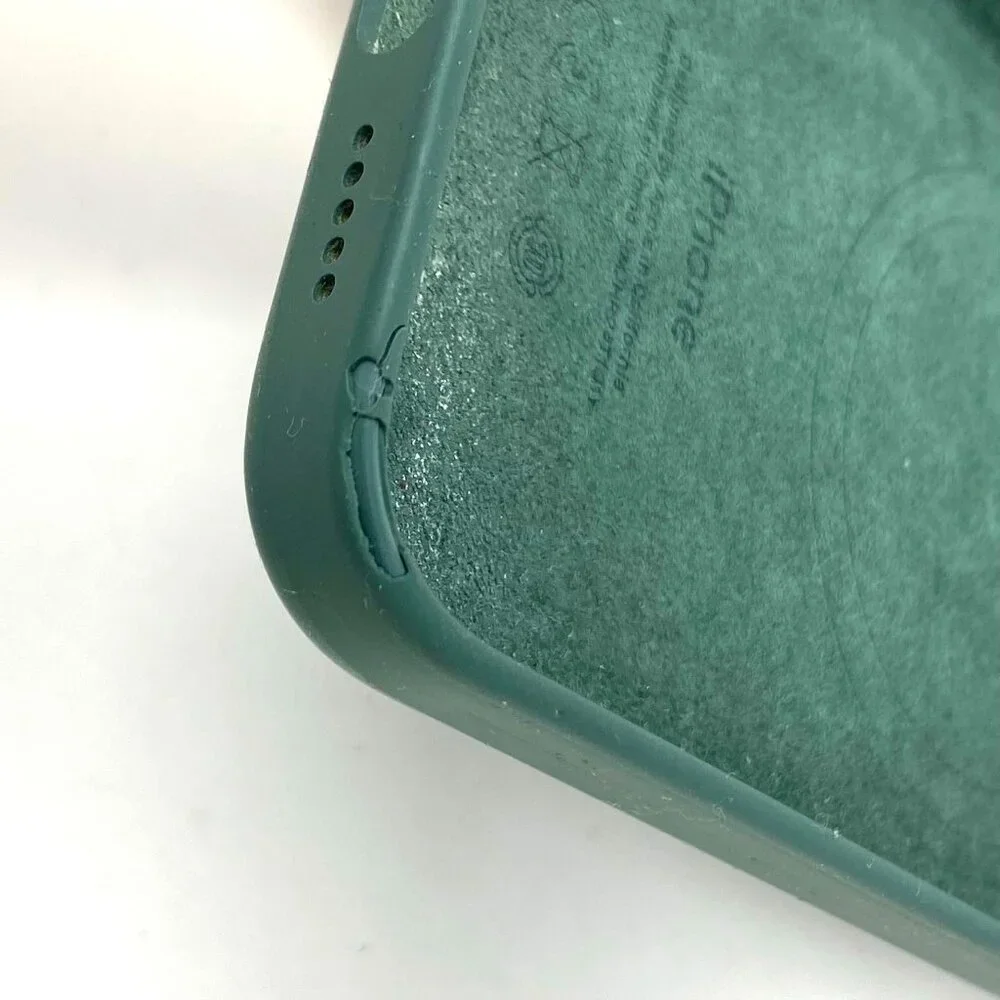 Apple iPhone 13 Silicone Case with MagSafe Green Preowned As Is